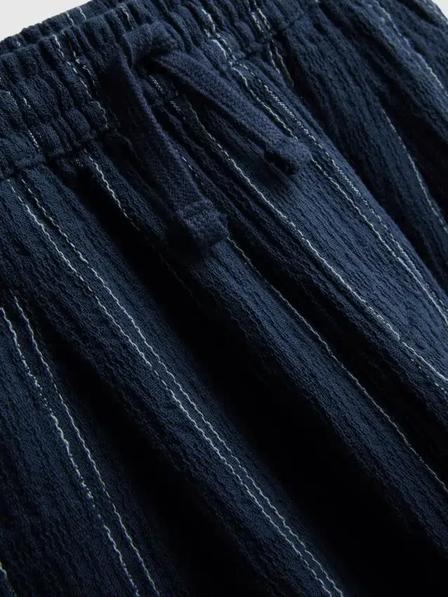1,5–12 let | Souprava bavlněné košile a kalhot s texturovanými pruhy z kolekce The Edit