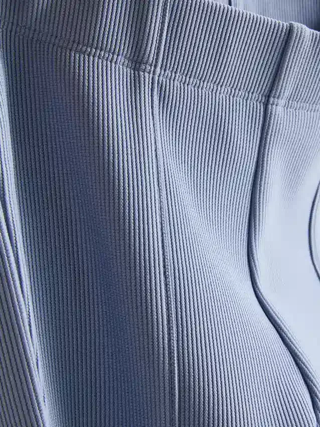 1,5–8 let | legíny s rozšiřujícími se nohavicemi a otomanovou texturou