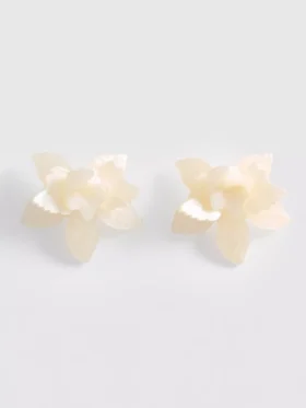 3D náušnice s květinovým motivem od Paula Echevarría