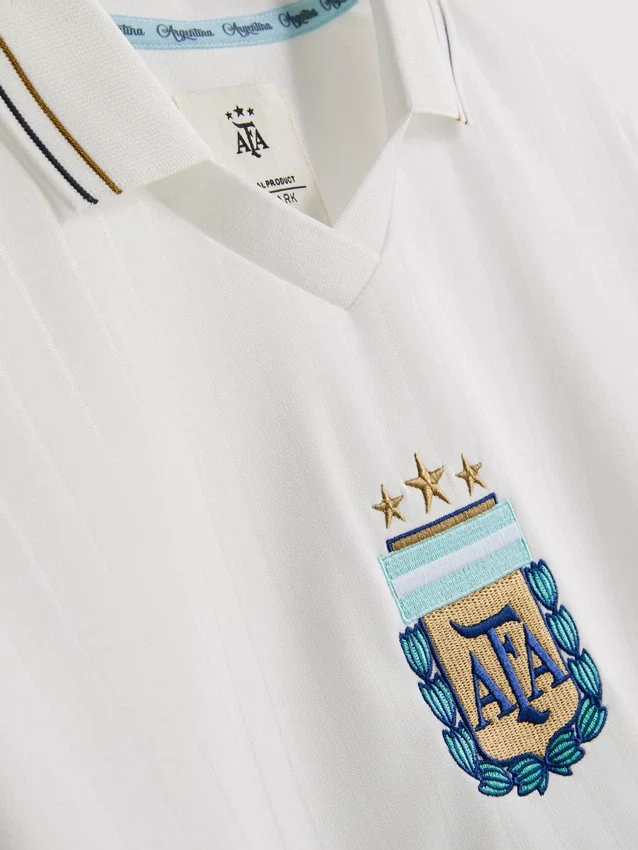 Argentinské fotbalové tričko s límečkem