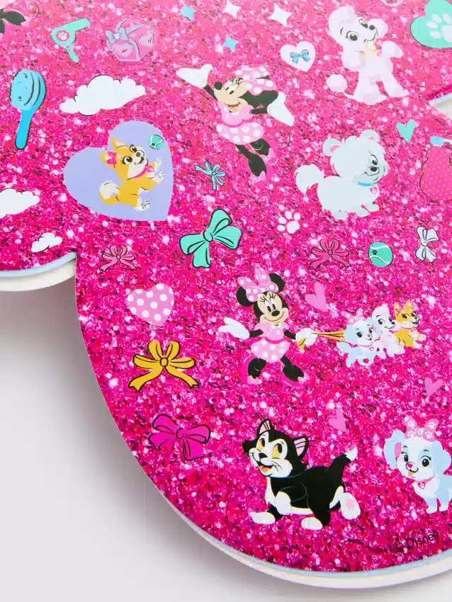 Balení 500 samolepek s postavičkou Minnie Mouse od Disneyho