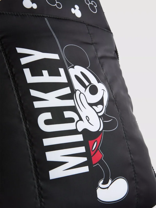 Batoh s Mickey Mousem od Disneyho