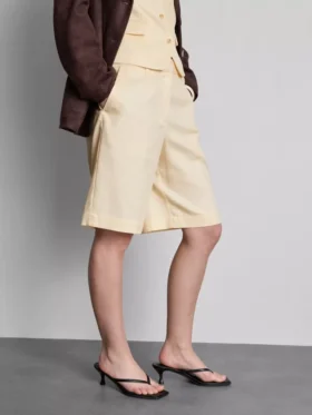 Bermudy z bavlněné směsi s elegantním střihem