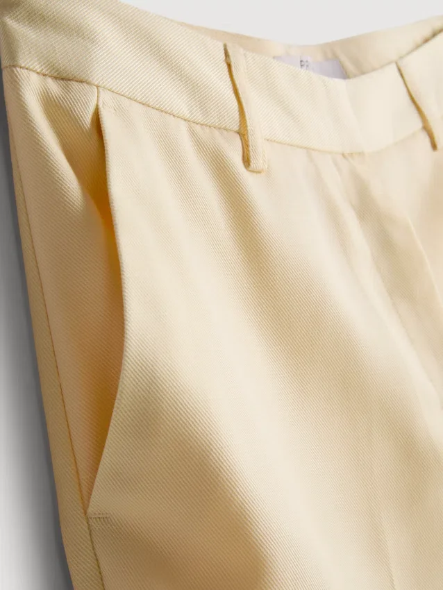 Bermudy z bavlněné směsi s elegantním střihem