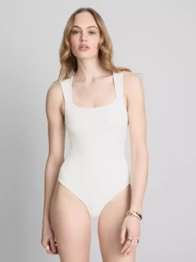 Bezešvé body se čtvercovým výstřihem