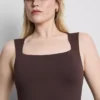 Bezešvé body se čtvercovým výstřihem