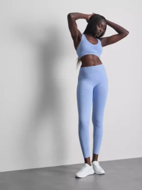 Bezešvý sportovní crop top na ramínka