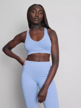 Bezešvý sportovní crop top na ramínka