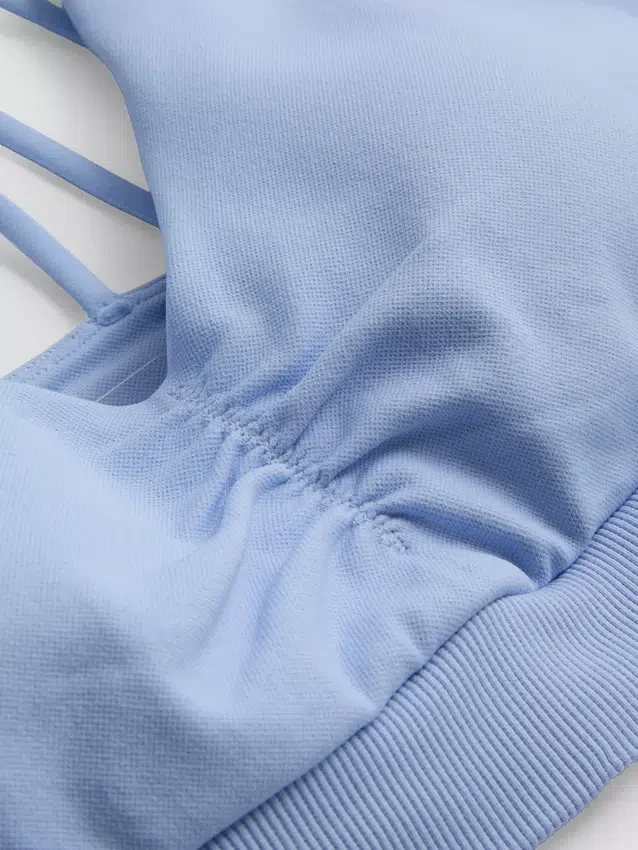 Bezešvý sportovní crop top na ramínka
