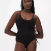 Bezešvé stahovací body