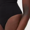 Bezešvé stahovací tanga s vysokým pasem