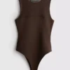 Bezrukávové body se síťovanými vsadkami