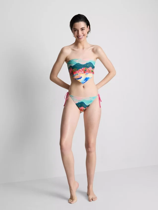 Bikiny s bandanovým topem s malebným potiskem