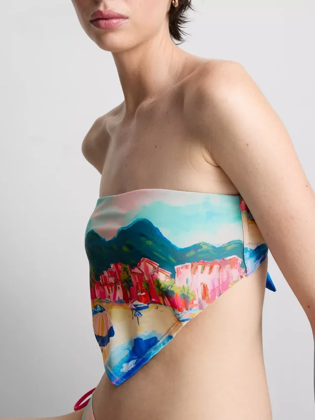 Bikiny s bandanovým topem s malebným potiskem
