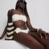 Bikiny s bandeau topem s 3D květinami