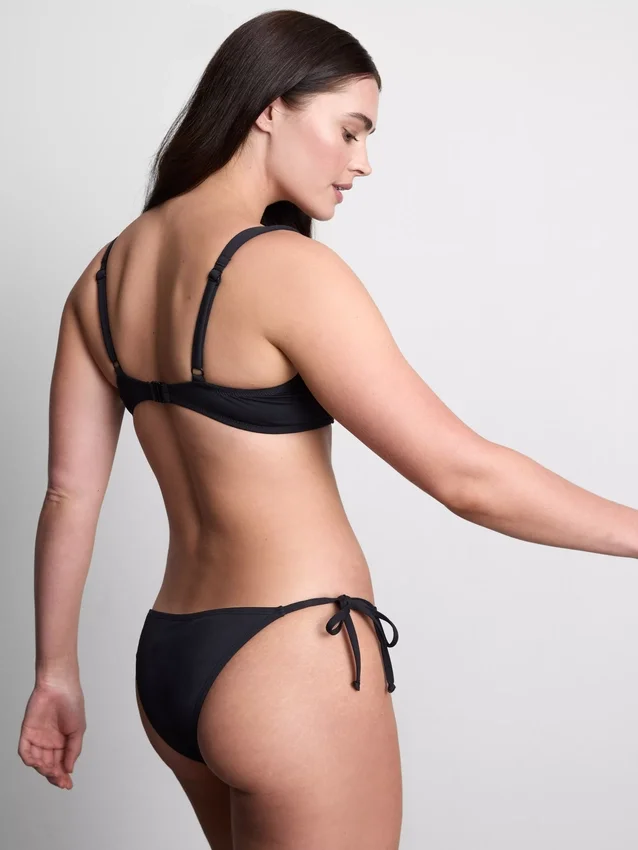 Bikiny s kosticemi pro plnější poprsí