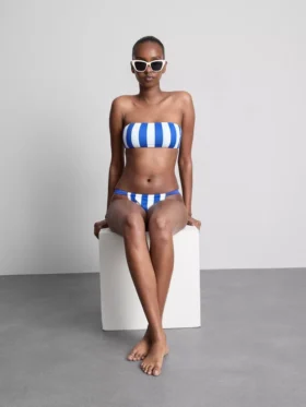 Bikiny s potištěným bandeau topem