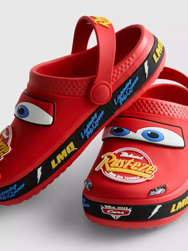 Dřeváky s motivem filmu Auta od Disney Pixar