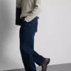 Džíny s rovnými nohavicemi a elastickým materiálem