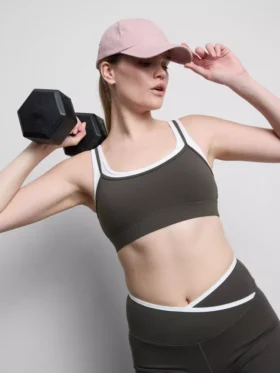 Dvouvrstvý sportovní crop top