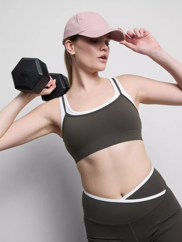 Dvouvrstvý sportovní crop top