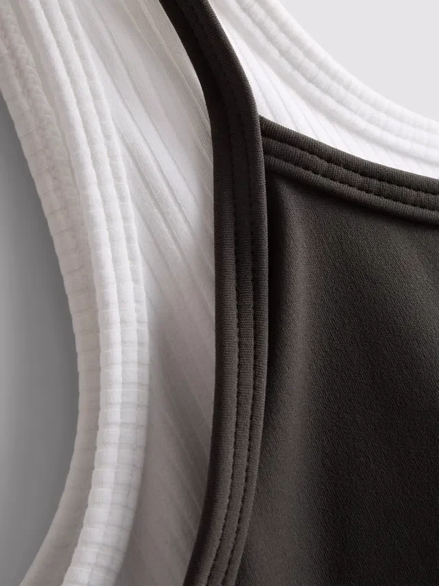 Dvouvrstvý sportovní crop top