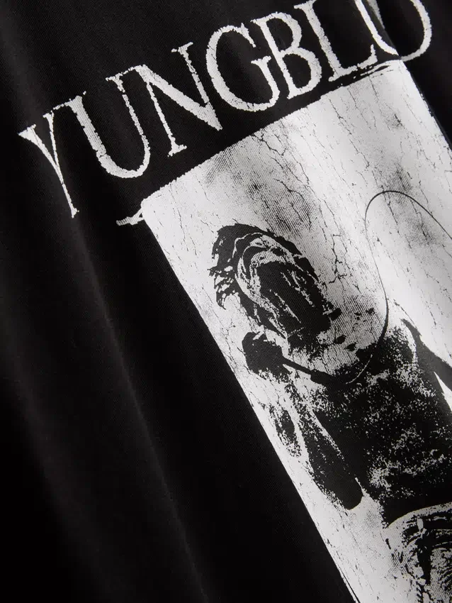 Grafické tričko Yungblud s kraťasy