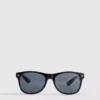 Klasické sluneční brýle typu Wayfarer