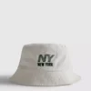 Klobouk s logem New Yorku