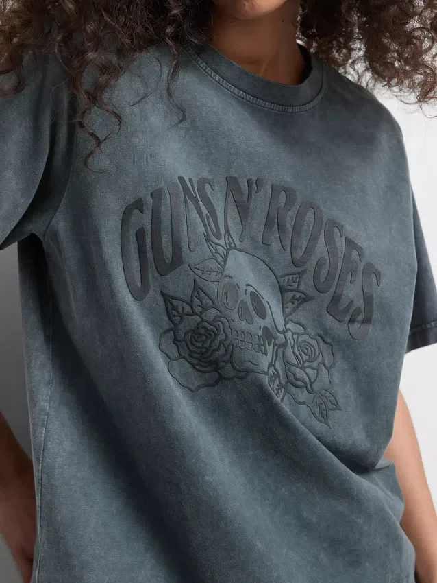 Košile Guns N’ Roses s krajkovým lemem