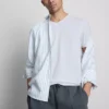 Košile s výstřihem do V, úzkým střihem a elastickým materiálem