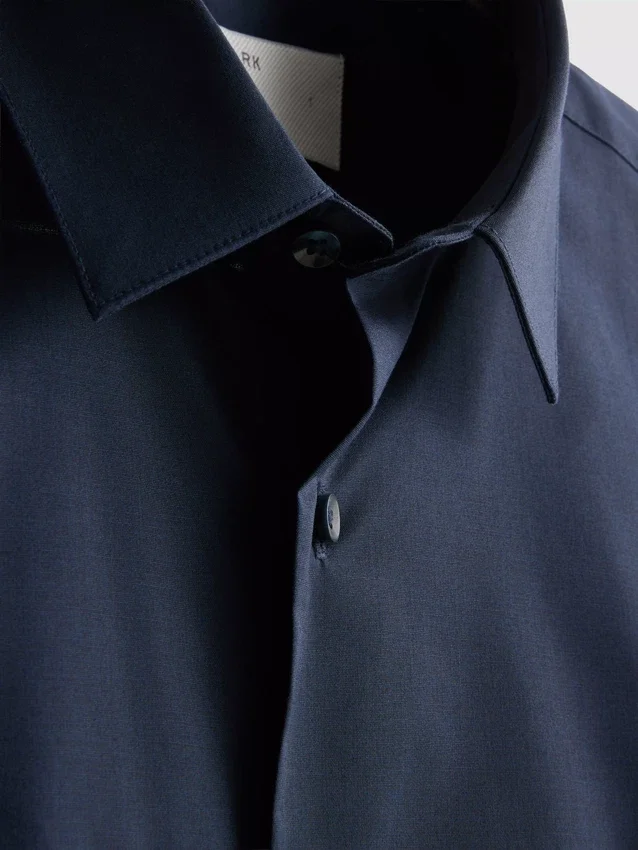Košile s úzkým střihem a knoflíky