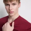 Košile s úzkým střihem a pružným materiálem