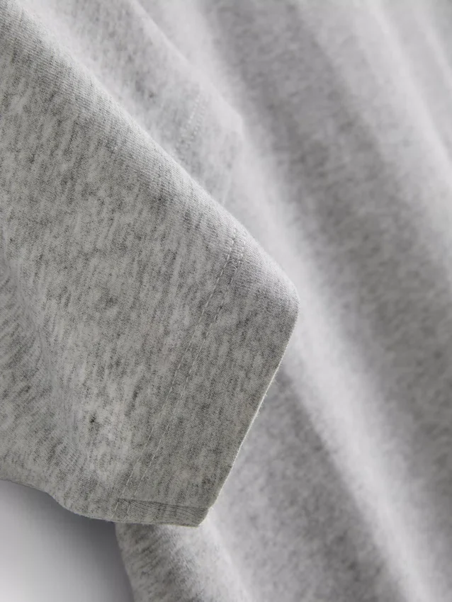 Košile s úzkým střihem a pružným materiálem