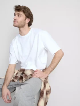Kraťasy s krátkým rukávem a volným střihem