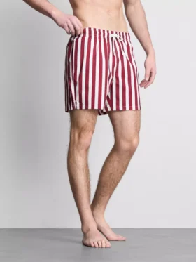 Kraťasy s pruhy ve stylu lehátka