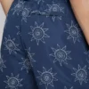 Kraťasy s vyšívaným motivem slunce