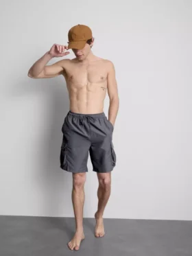 Kraťasy typu cargo