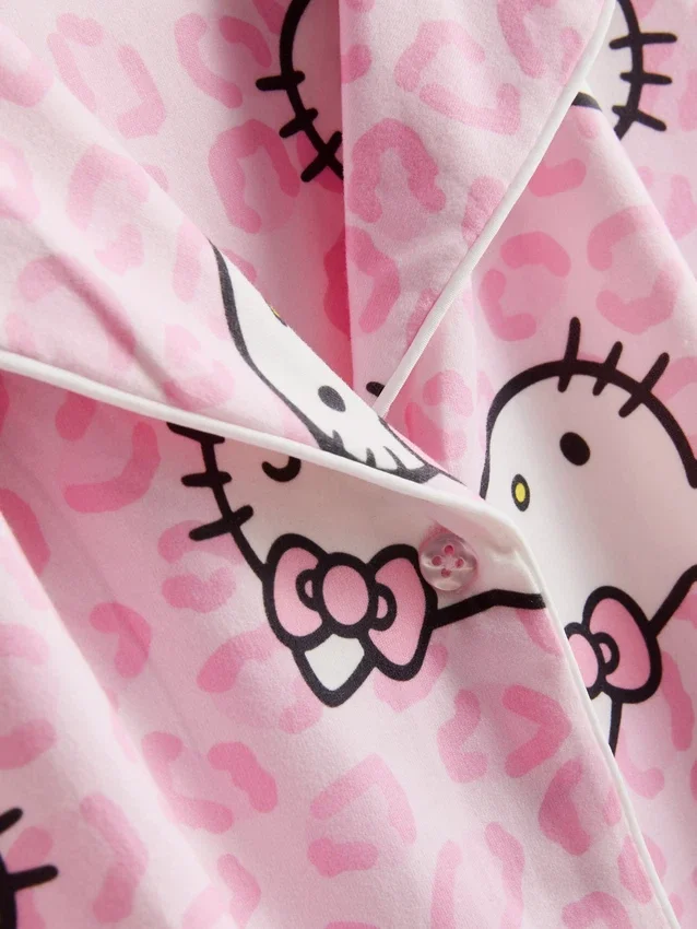 Kraťasy ve stylu „boyfriend“ s motivem Hello Kitty