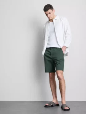Kraťasy z bavlněného chino materiálu