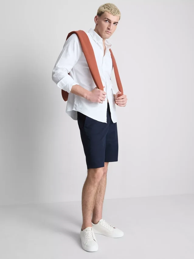 Kraťasy z bavlněného chino materiálu