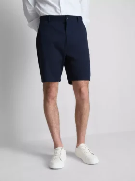 Kraťasy z bavlněného chino materiálu