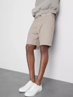 Kraťasy z bavlněného chino materiálu