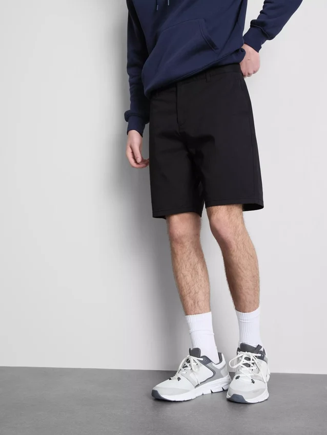 Kraťasy z bavlněného chino materiálu