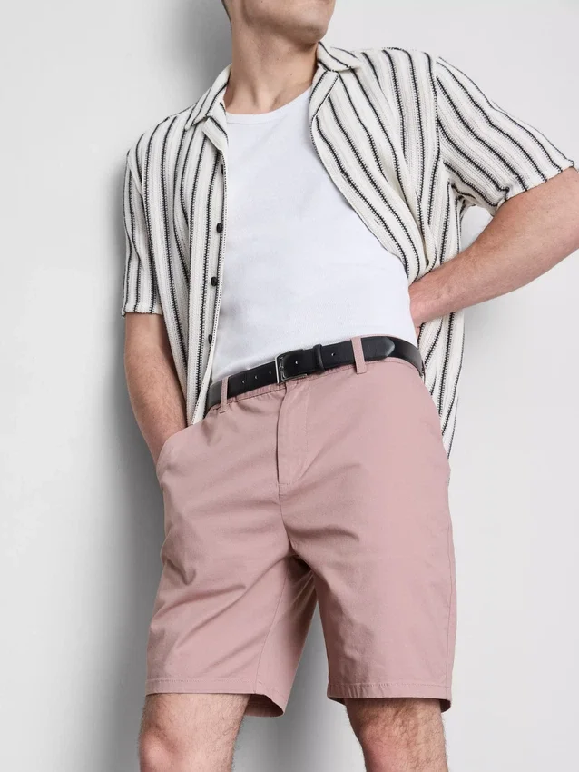 Kraťasy z bavlněného chino materiálu
