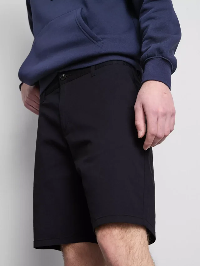 Kraťasy z bavlněného chino materiálu