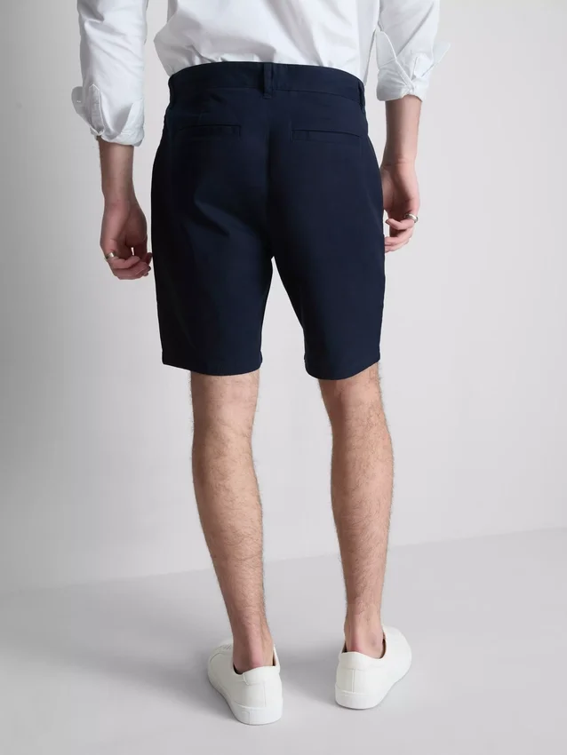 Kraťasy z bavlněného chino materiálu