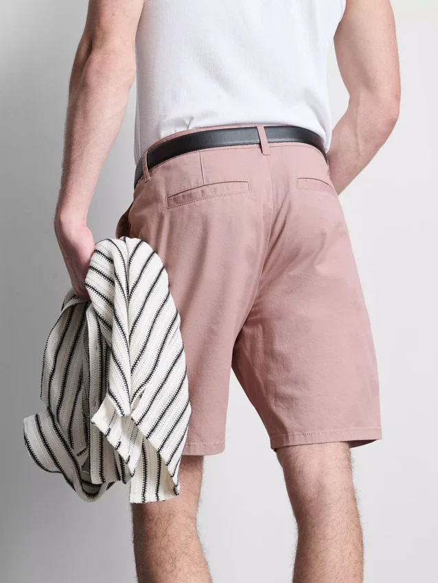 Kraťasy z bavlněného chino materiálu