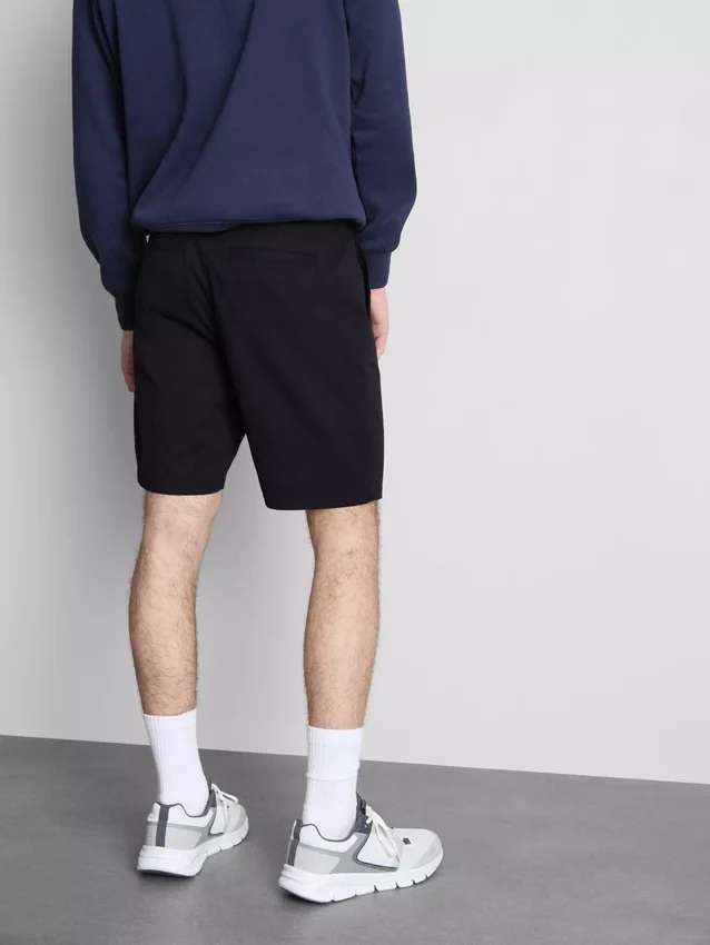 Kraťasy z bavlněného chino materiálu