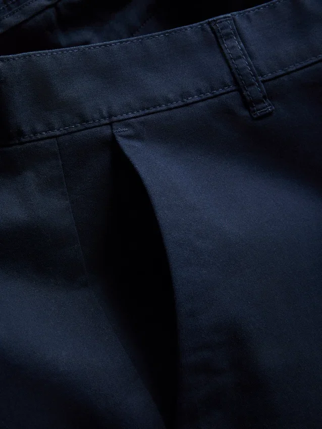 Kraťasy z bavlněného chino materiálu